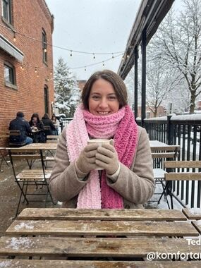 Cozy Pink Ombre Chunky Knit Scarf -